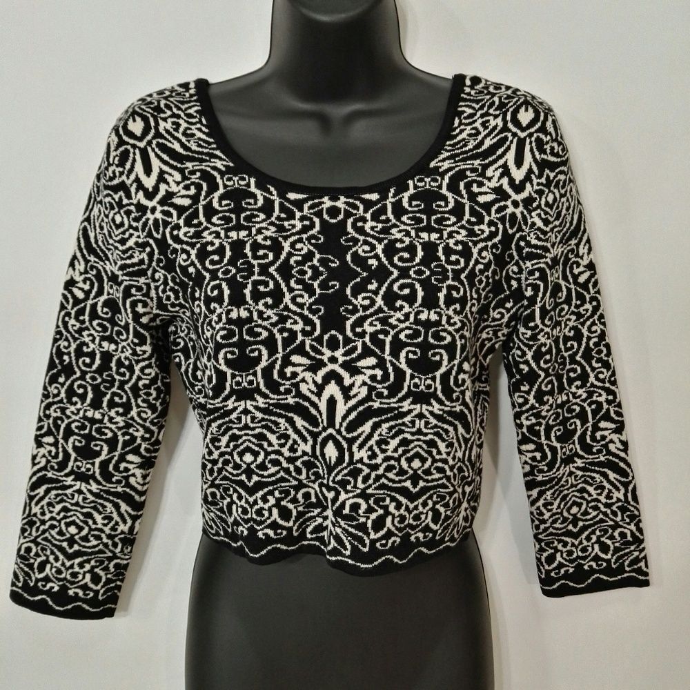 Womens Cropped Sweater Medium Knit Crew Neck
